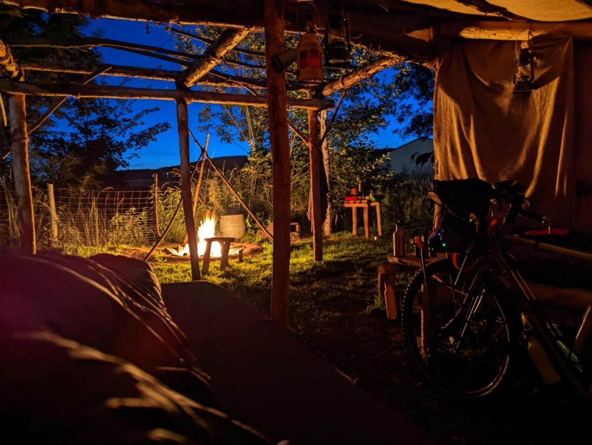 Hotel Au Pied Du Trieu, The Shelter Labroye Exterior foto